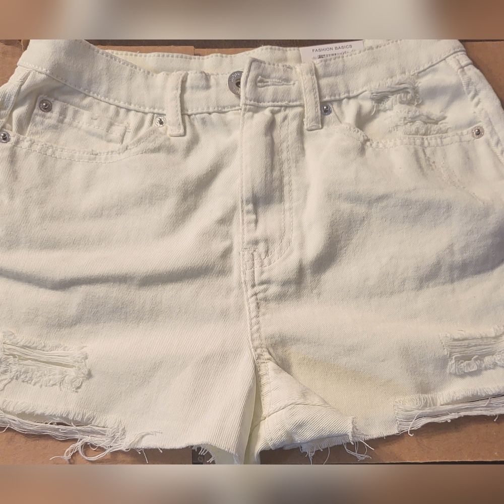INC white high rise jean short size 6/28 NWT